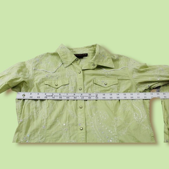 Ariat Shirt M Pearl Snap Button Paisley Sequins Details Romantic Western - Picture 6 of 8